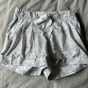 lululemon | Spring Break Away Short | size 4